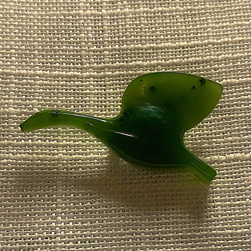 VINTAGE 1970’s genuine jade Canada goose inflight brooch